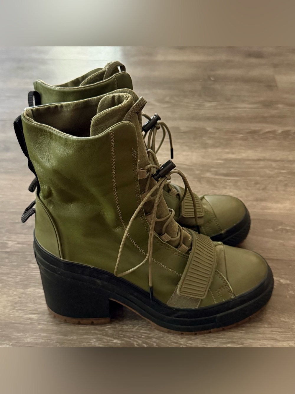 Womens CONVERSE Olive Green Lace-Up Platform Ankle Boots sz 8